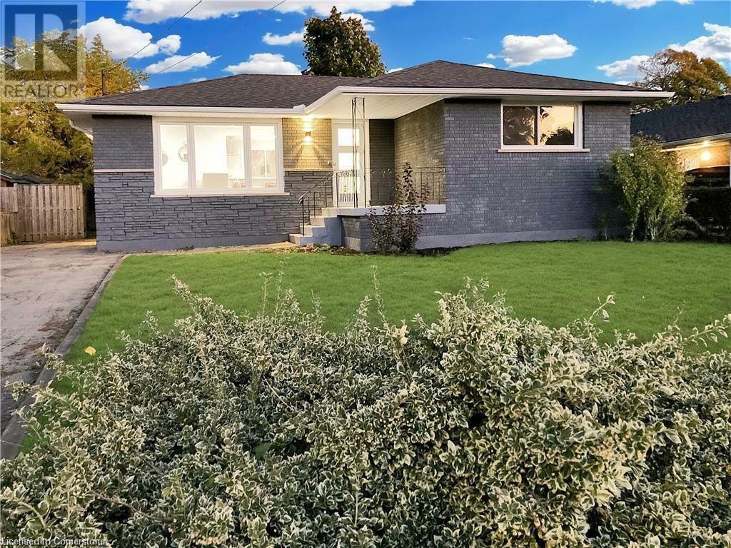 Property Photo: 89 Greeningdon Drive ON L9A 3A8