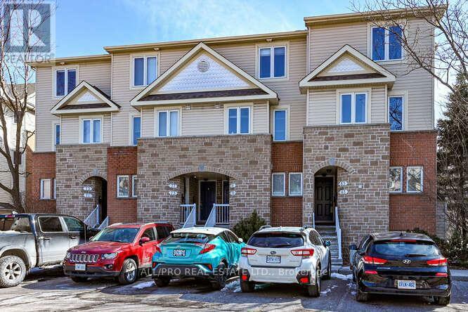 Property Photo:  75 Strathaven Private 77  ON K1J 1K7 