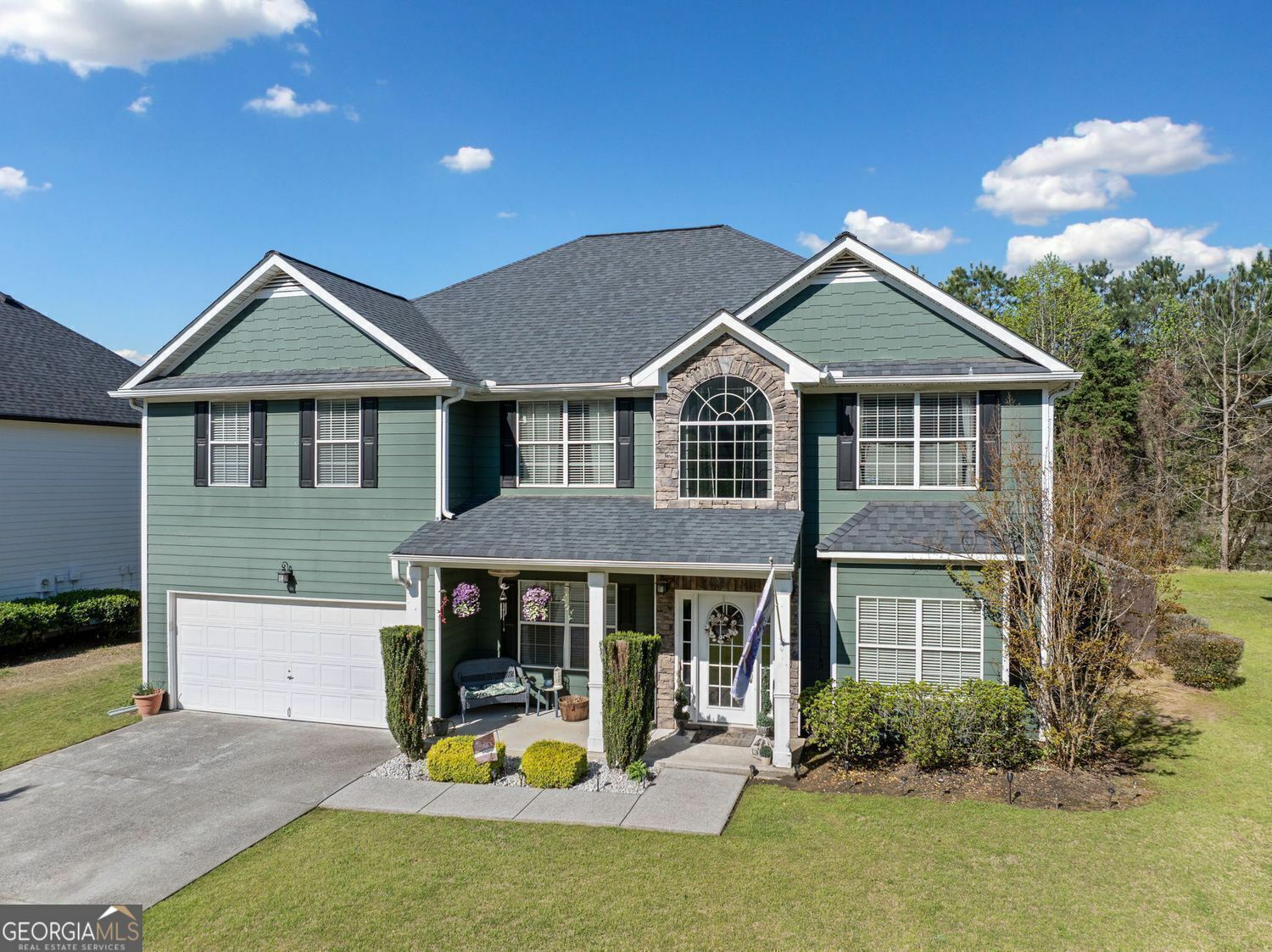 Property Photo: 419 Farmwood Way GA 30115