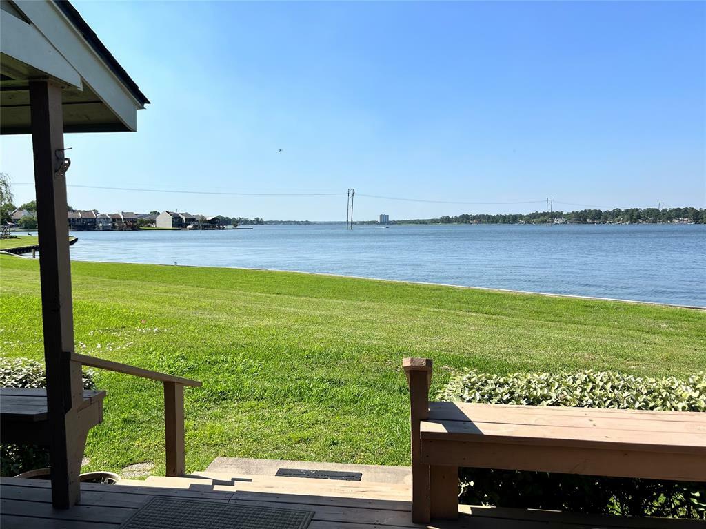 95 April Point Drive  Conroe TX 77356 photo