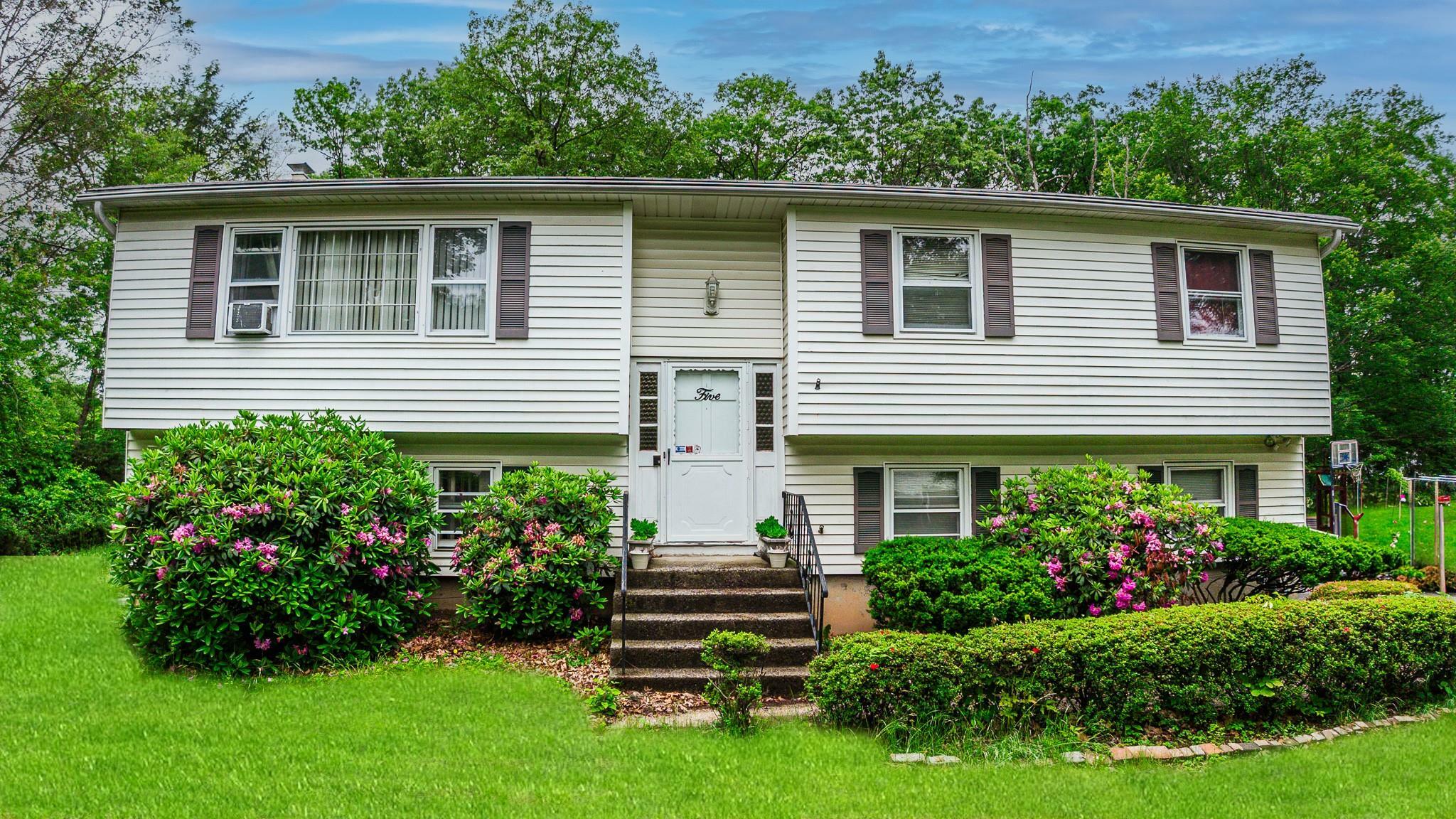 Property Photo: 5 Catalpa Court NY 10954