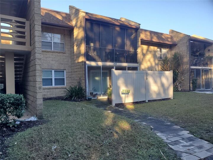 Property Photo: 2843 NE 3rd Street 109 FL 34470