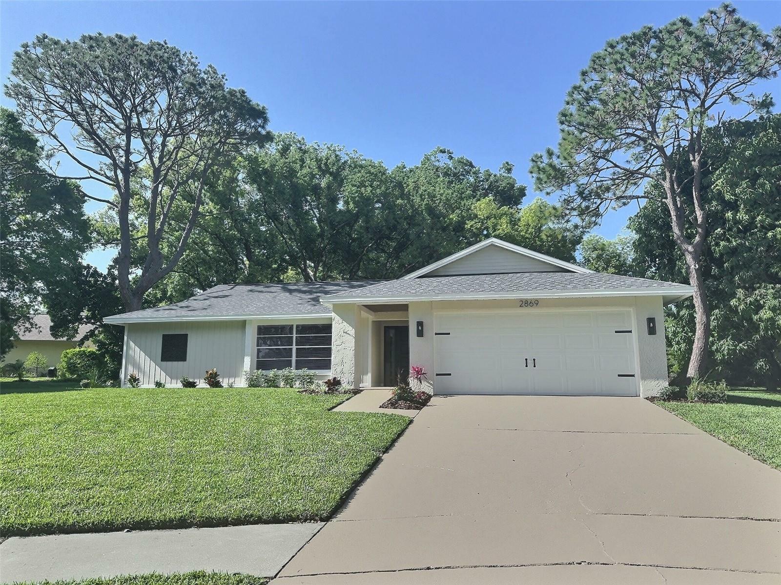 Property Photo: 2869 Thistle Court N FL 34684