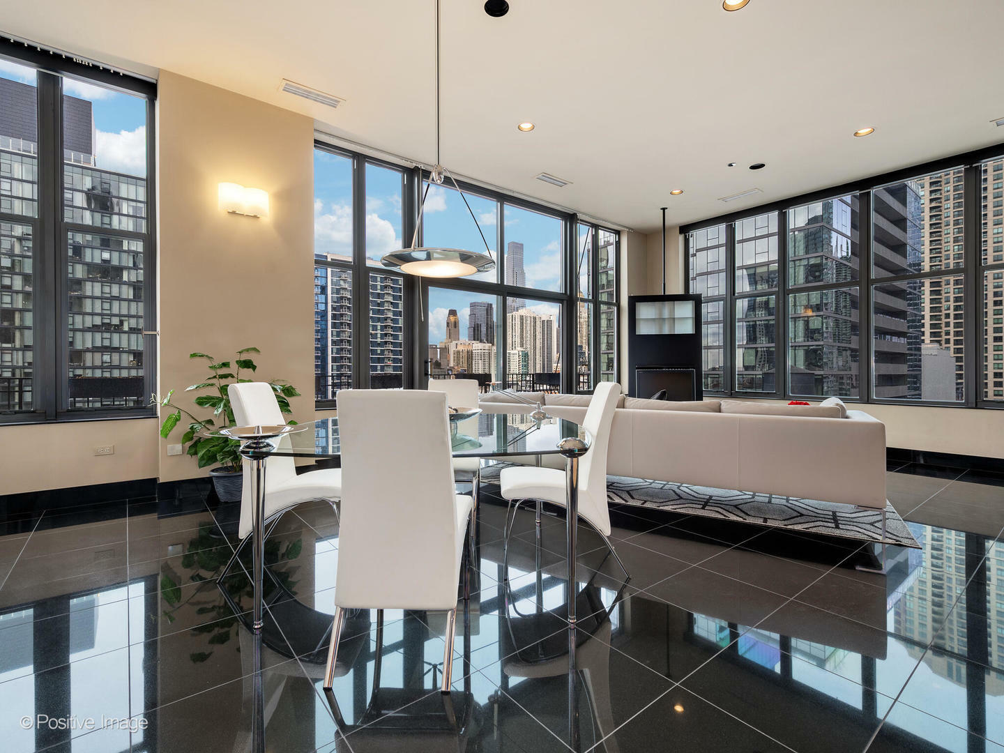 Property Photo: 333 W Hubbard Street 1006 IL 60654