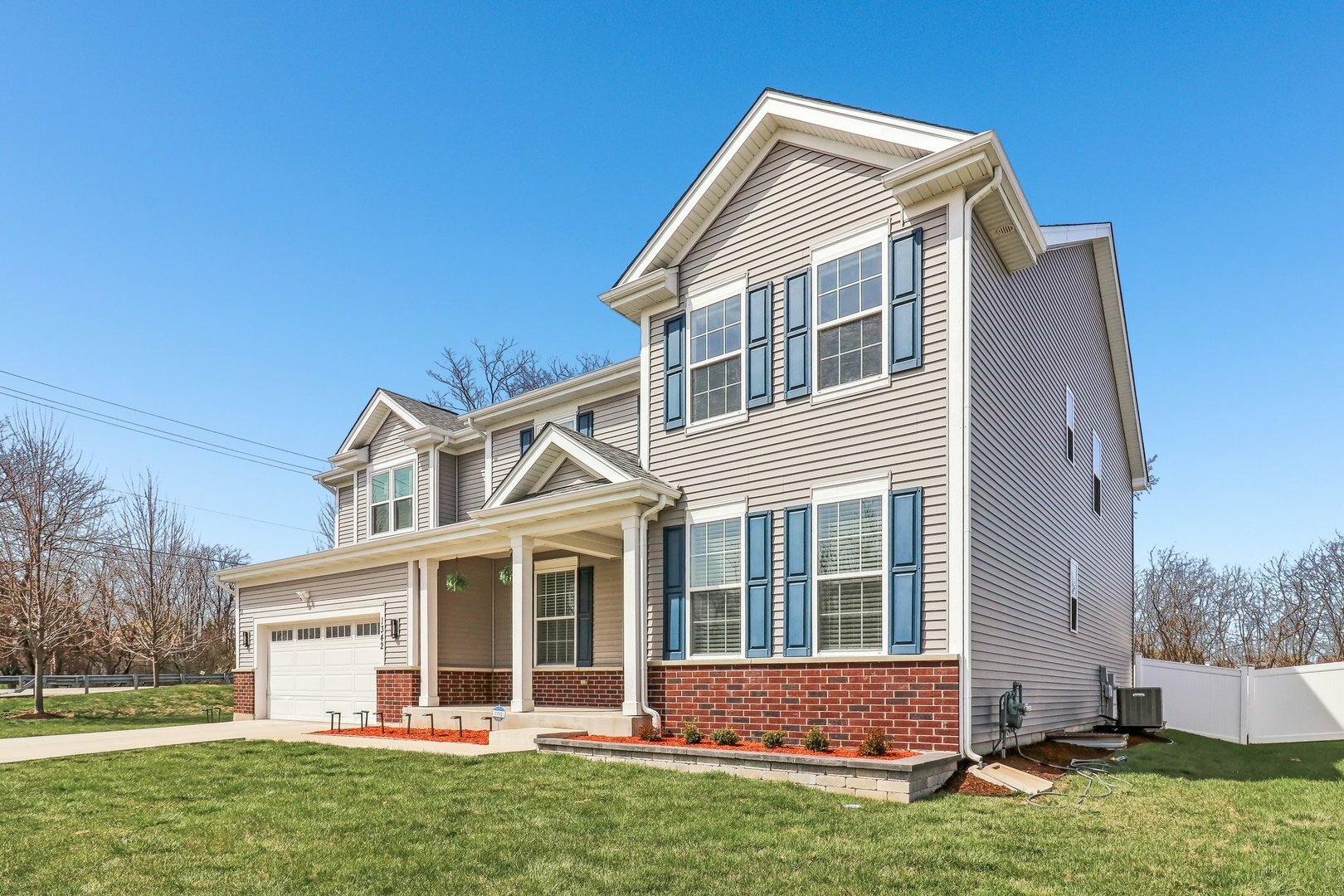 Property Photo: 1342 Highpoint Court IL 60103