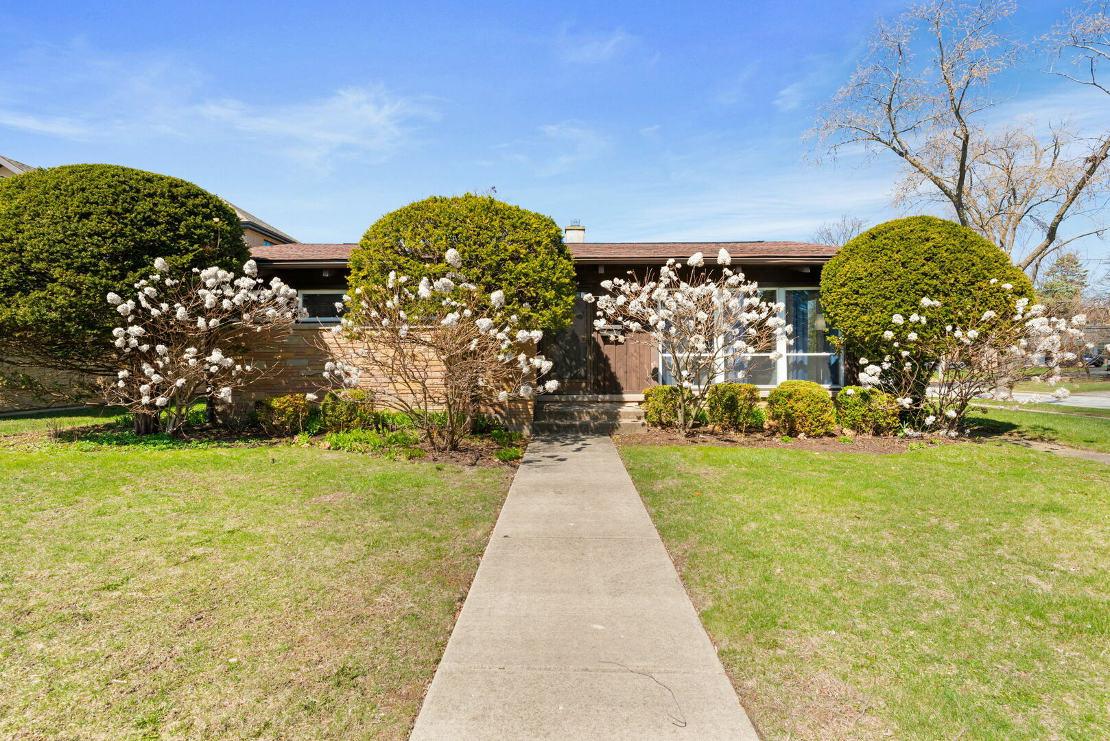 Property Photo: 6802 Lyons Street IL 60053