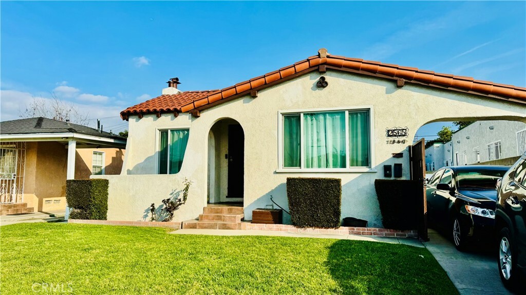 Property Photo: 2565 Kansas Avenue CA 90280