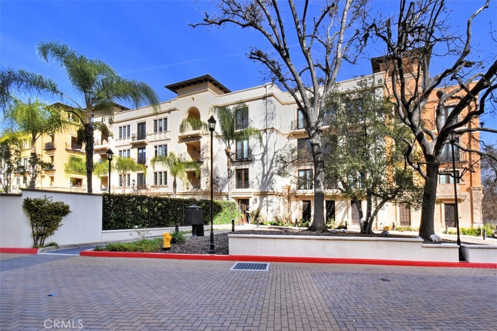 Property Photo:  23500 Park Sorrento D22  CA 91302 
