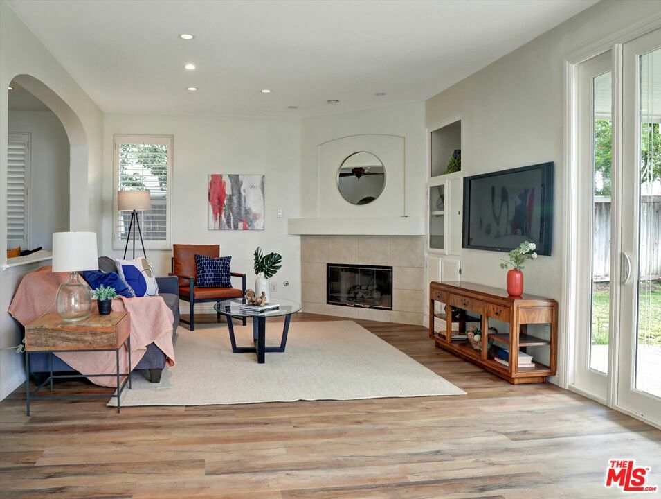Property Photo: 971 S Brianna Way CA 92808