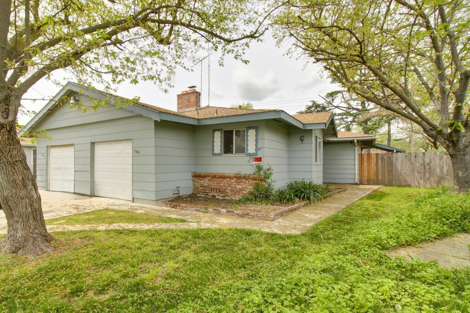 Property Photo:  7304 Arleta Court  CA 95823 