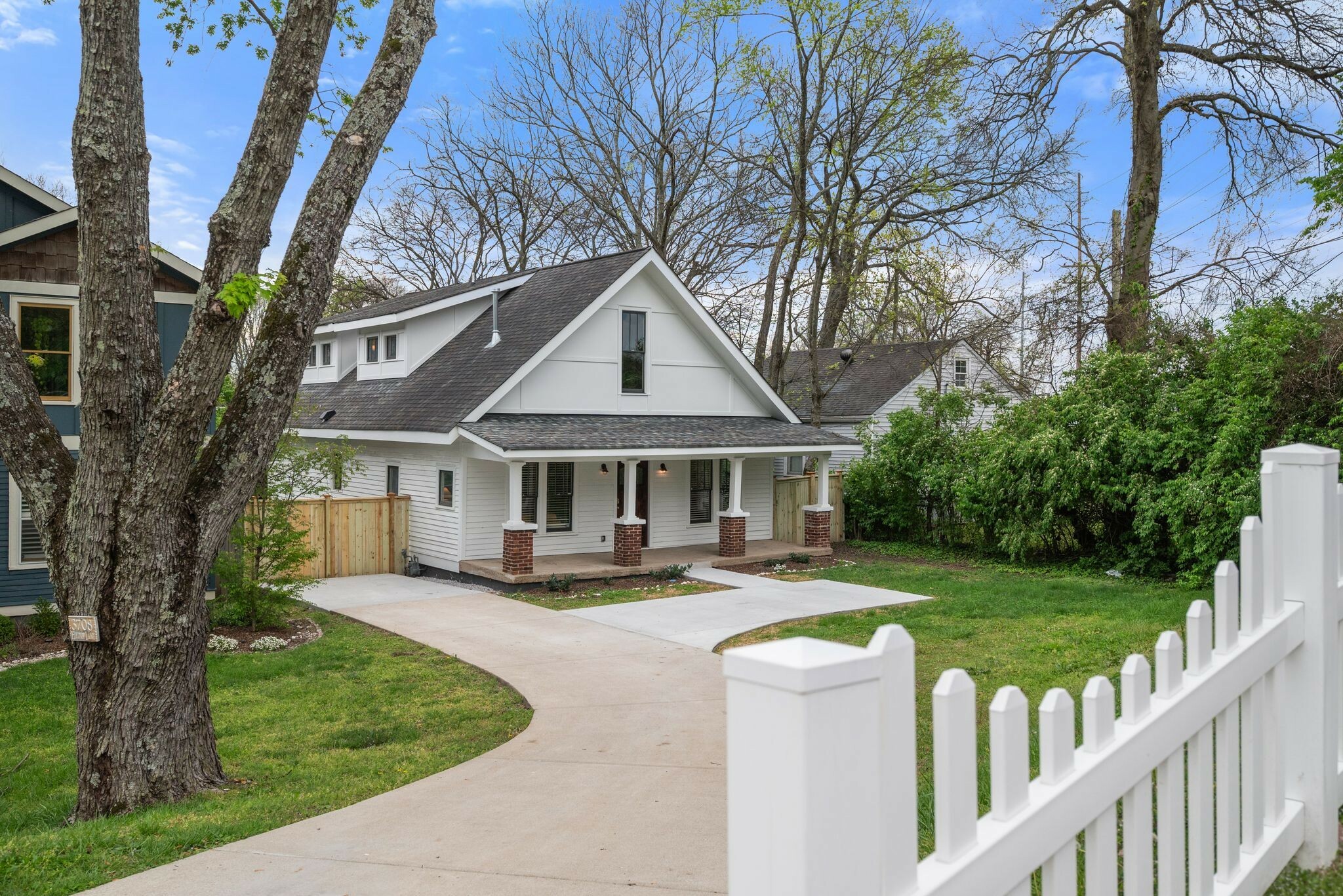 Property Photo: 3706 Hilltop Ave TN 37216