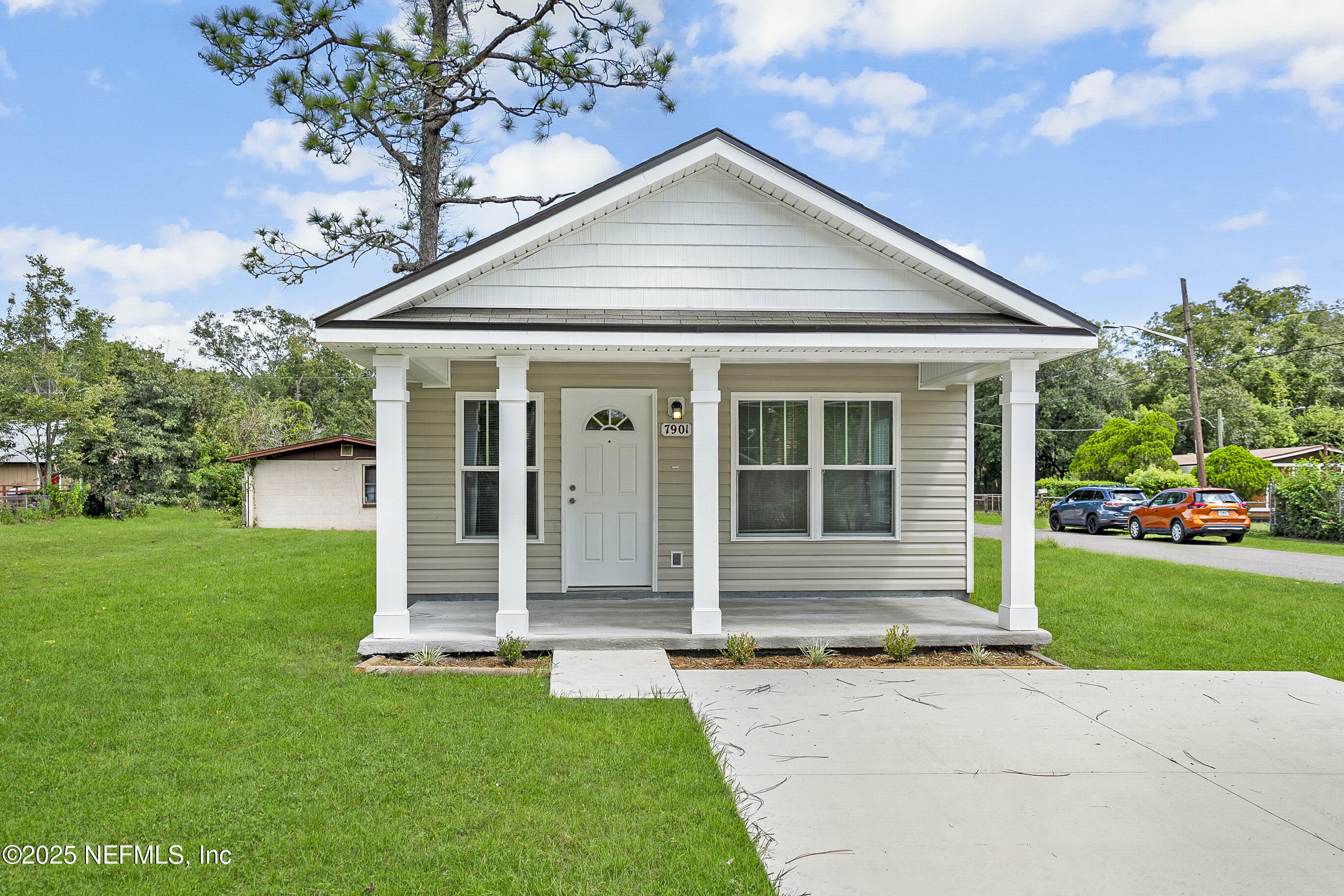 Property Photo: 1350 7th Street W FL 32209