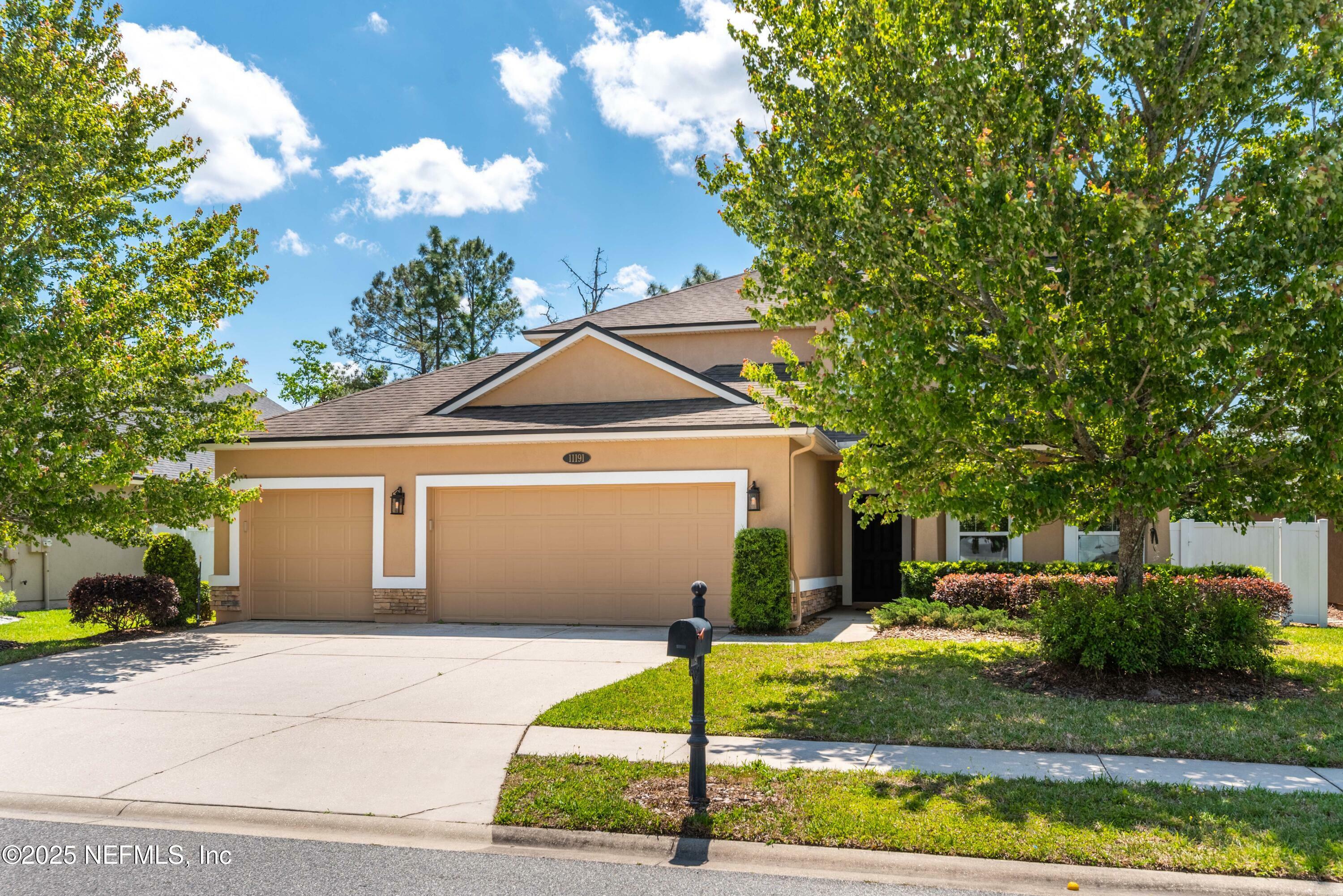 Property Photo: 11191 Eston Place FL 32257