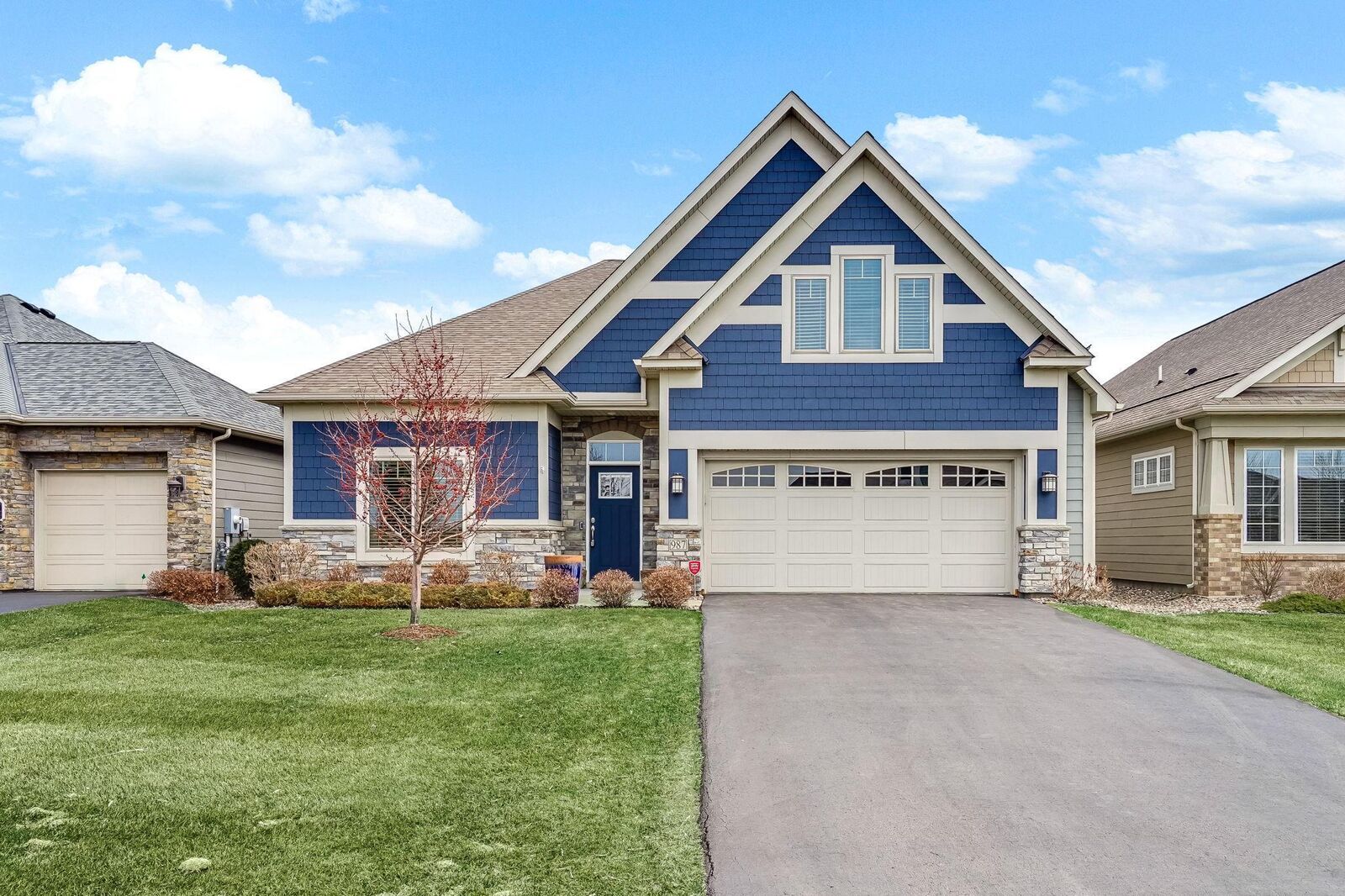 Property Photo:  987 Irving Court N  MN 55042 