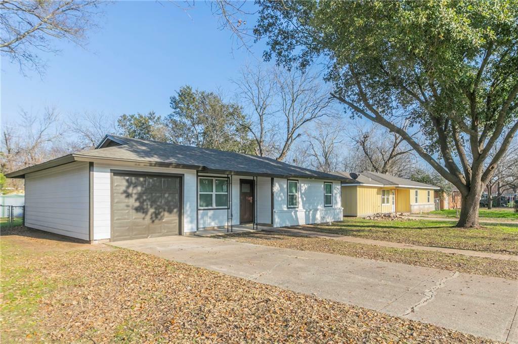 Property Photo: 613 N Rita Street TX 76705
