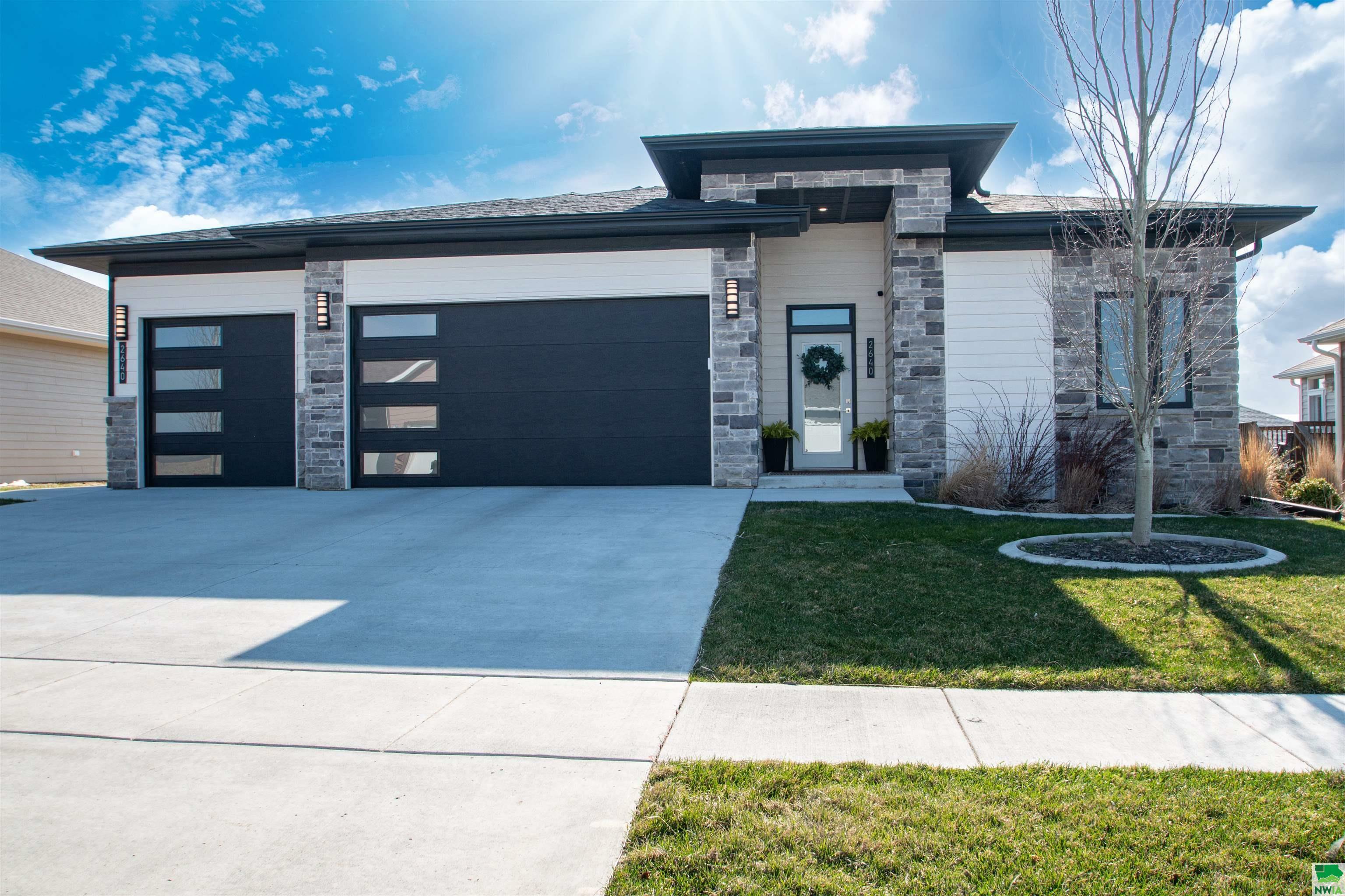 Property Photo: 2640 Nicklaus Blvd IA 51106