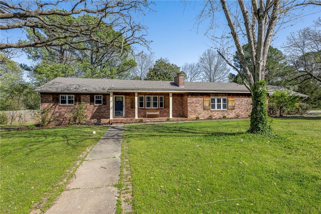 Property Photo:  2832 N Centerwood Road  AR 72703 