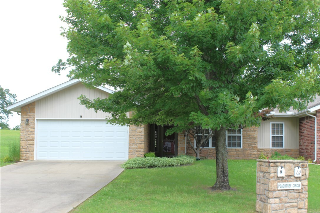 Property Photo:  9 Peachtree Circle  AR 72631 