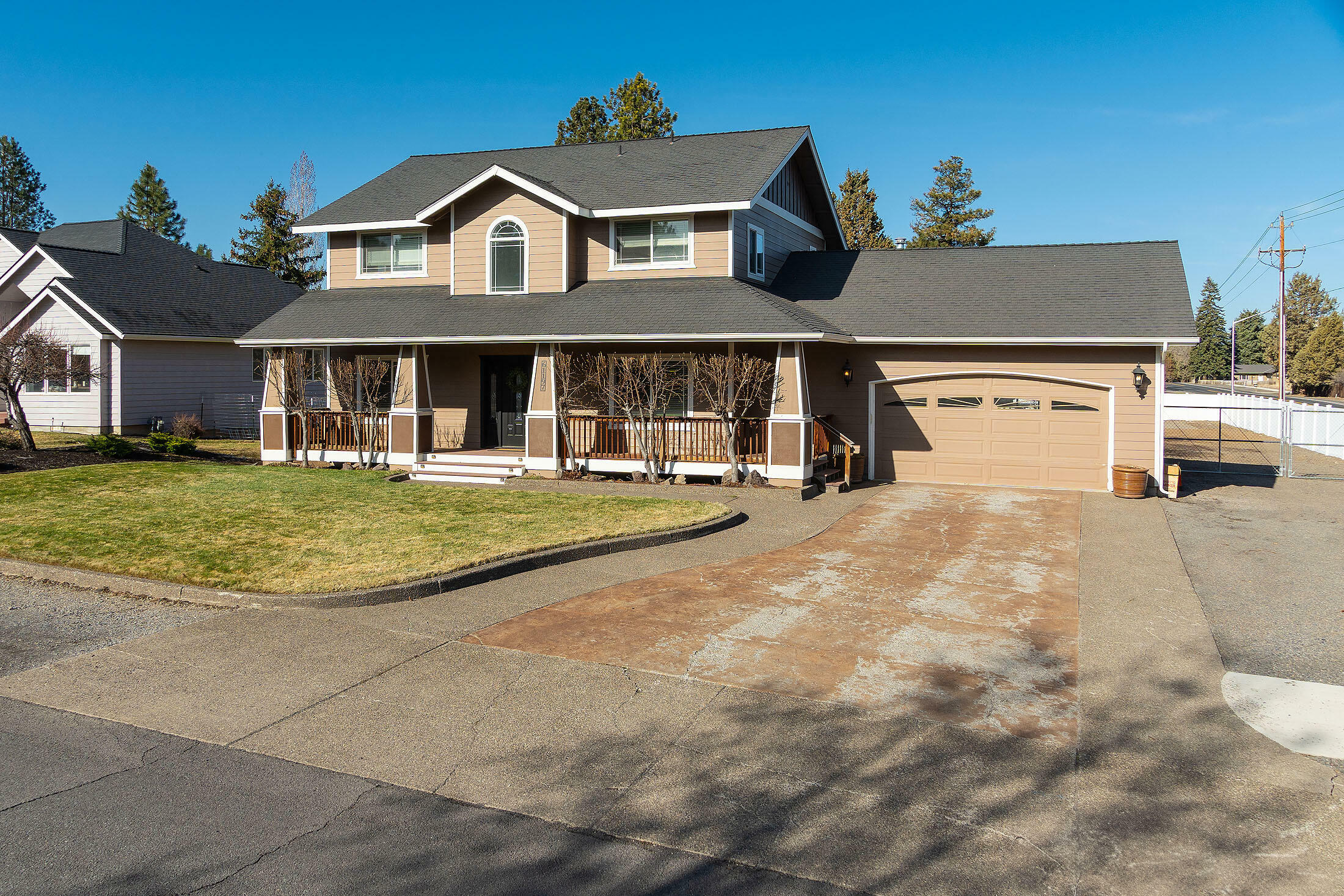 Property Photo: 61197 Cottonwood Drive OR 97702