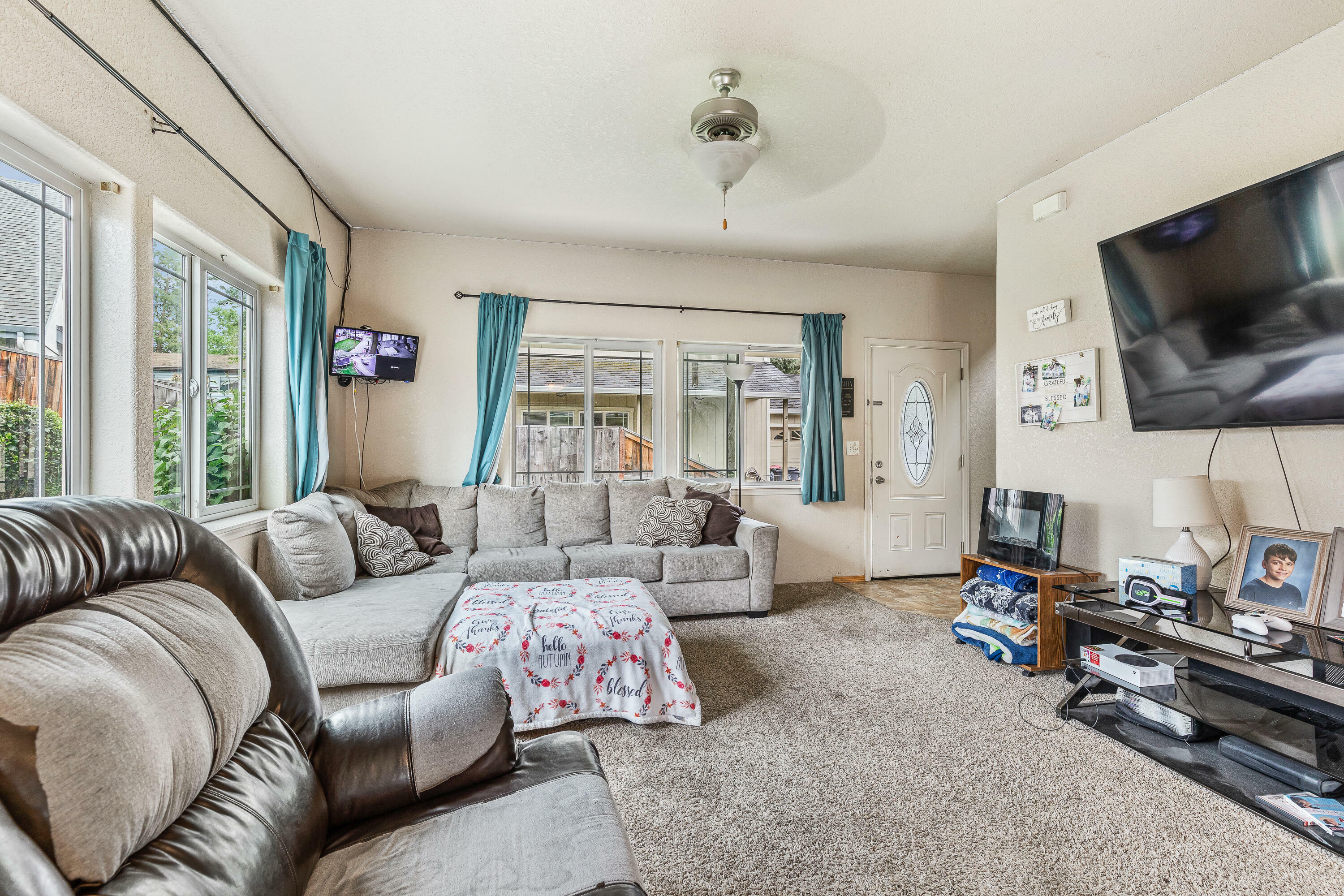 Property Photo: 712 Northwood Drive OR 97504