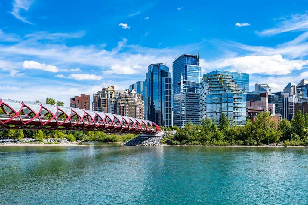 Property Photo: 600 Princeton Way SW 207 AB T2P 5N4