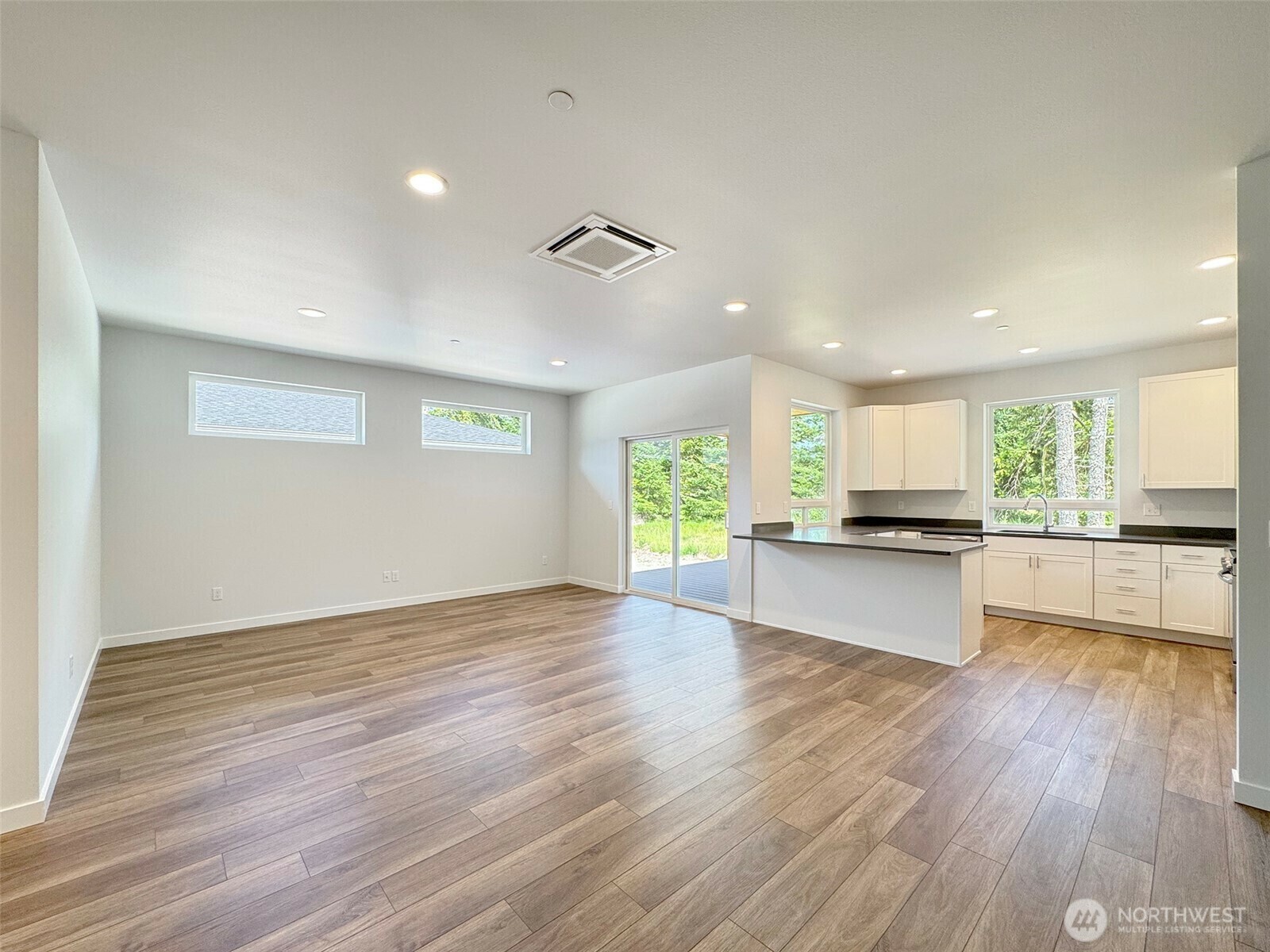 Property Photo: 1413 Discovery Loop WA 98363
