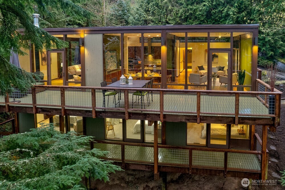Property Photo: 9505 SE 43rd Street WA 98040