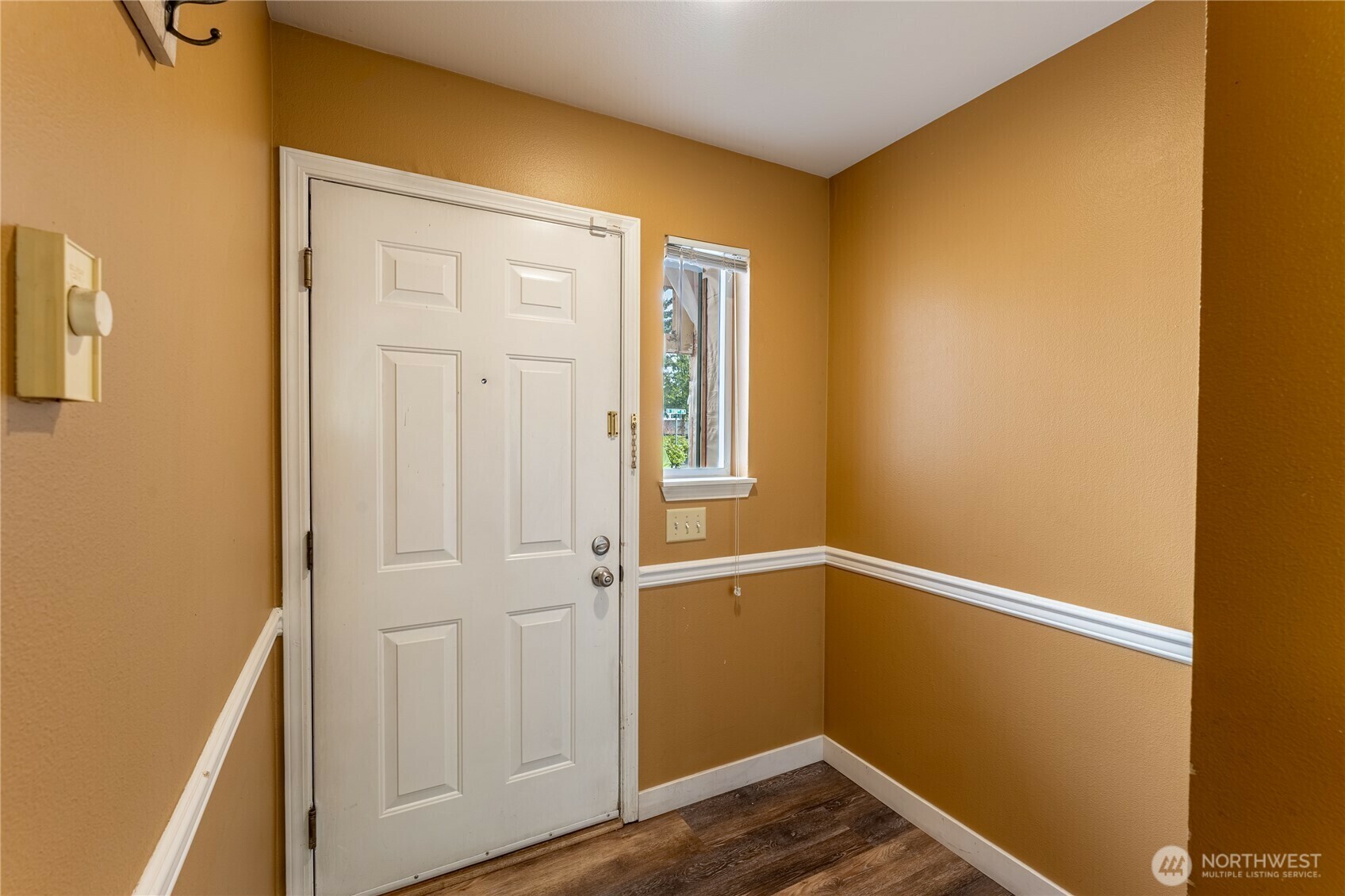 Property Photo: 6711 S 239th Pl A104 WA 98032