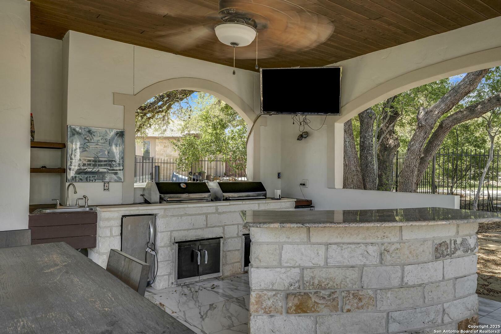 Property Photo: 5644 Darmondale TX 78261