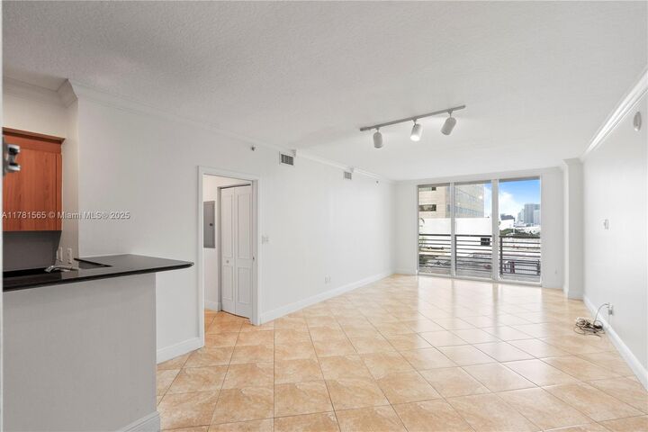 325 S Biscayne Blvd 1214  Miami FL 33131 photo