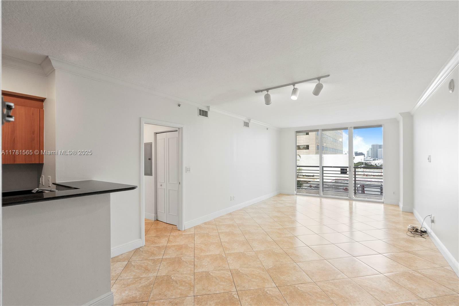 Property Photo: 325 S Biscayne Blvd 1214 FL 33131
