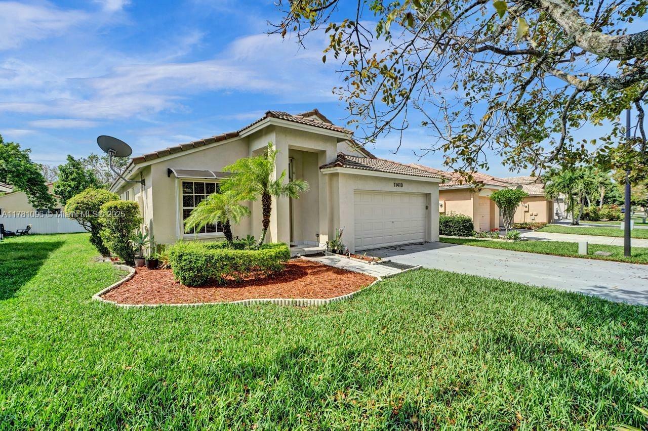 Property Photo: 11410 SW 20th St FL 33025