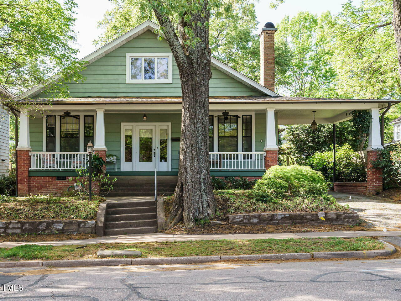 Property Photo: 1811 Park Drive NC 27605