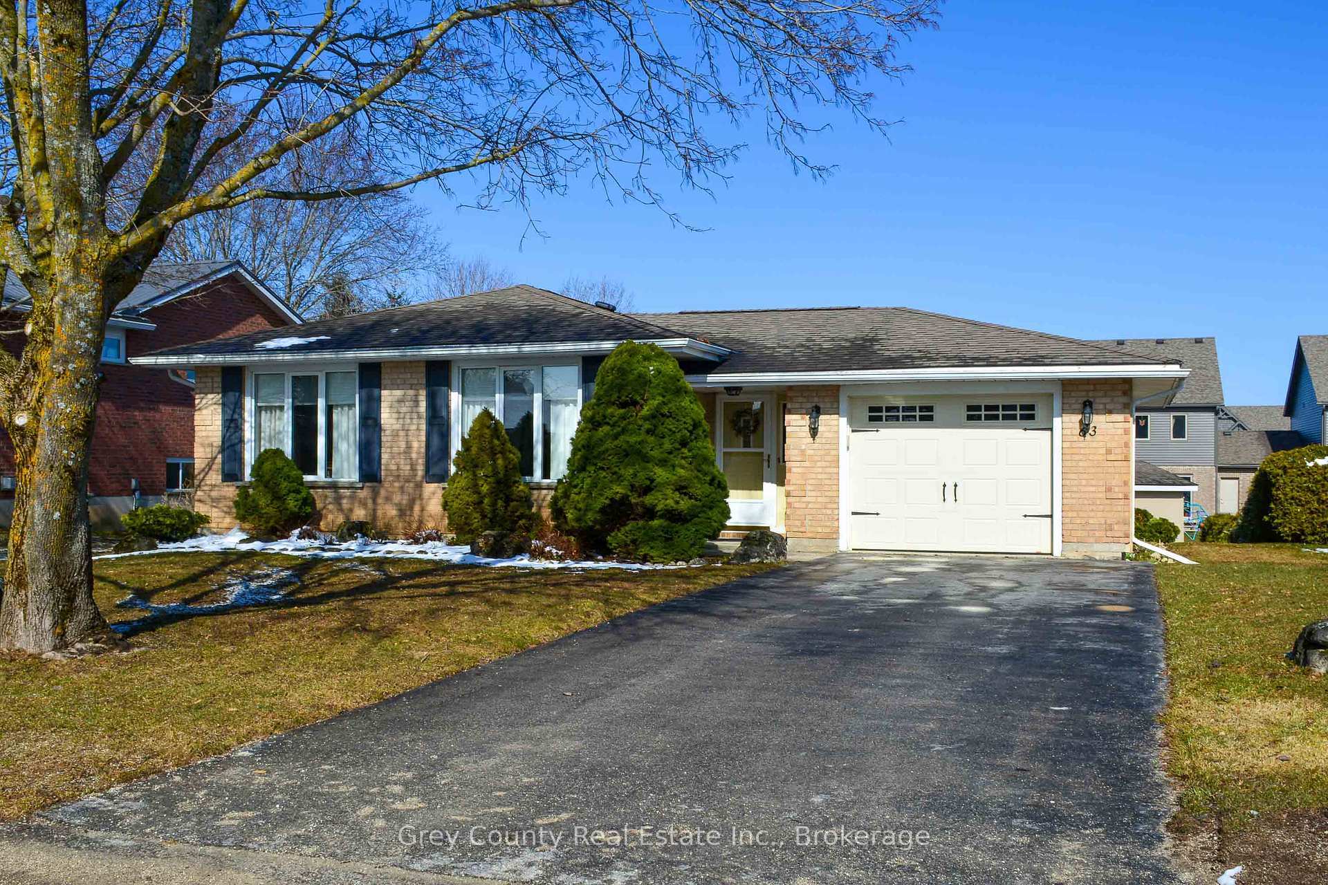 Property Photo:  63 Grayview Drive  ON N0C 1H0 