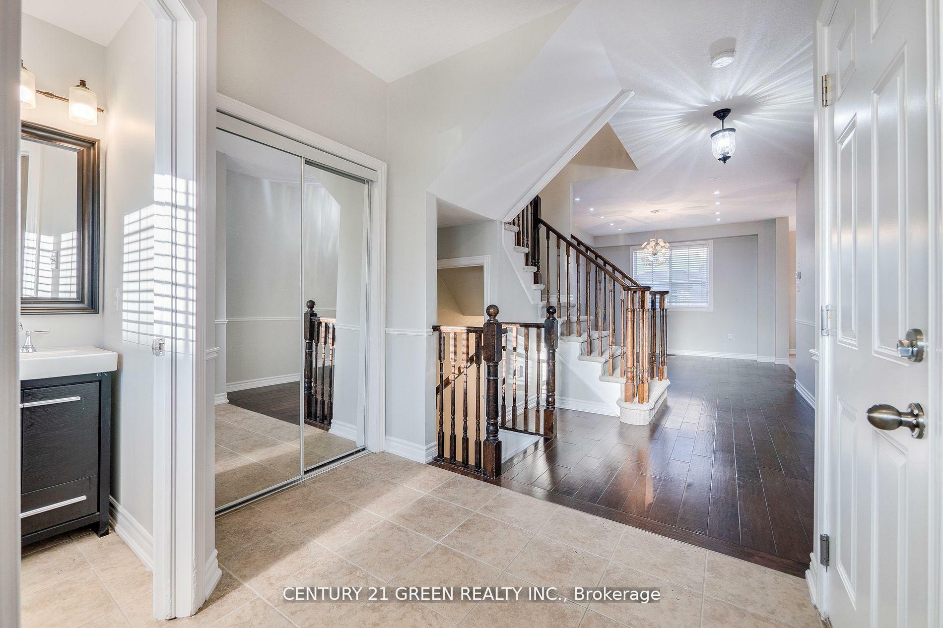 Photo de la propriété: 569 Murray Meadows Place ON L9T 8L8
