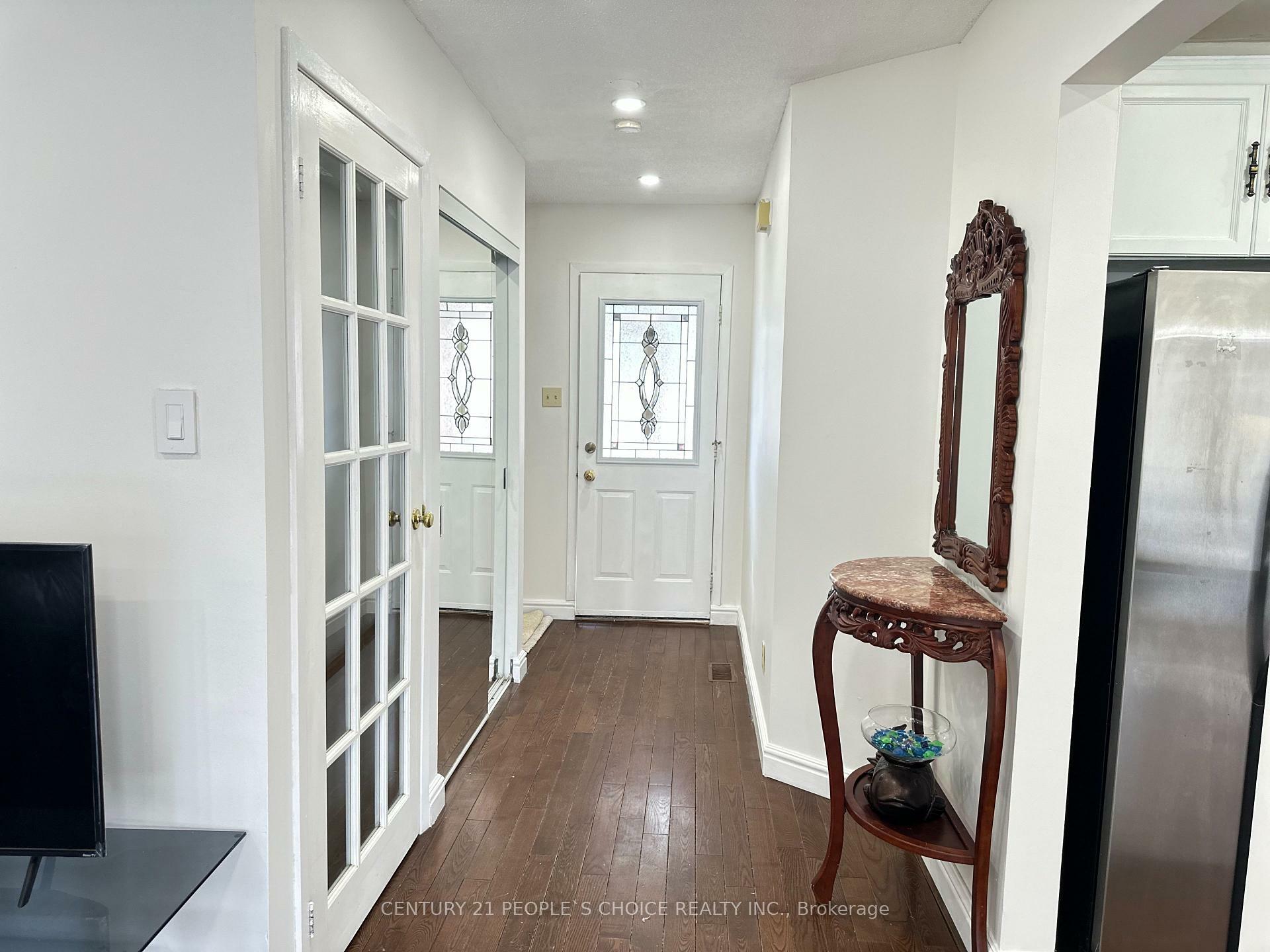 Property Photo: 152 Observatory Lane ON L4C 8K8