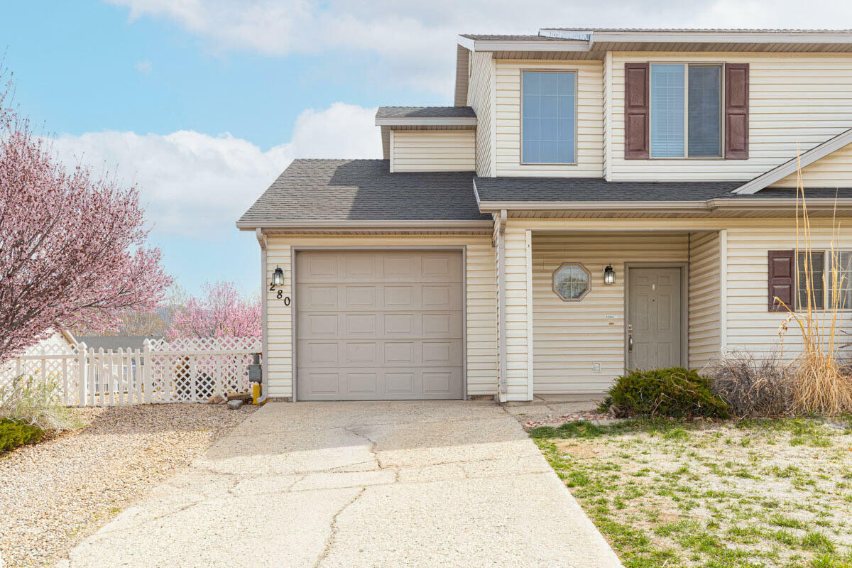Property Photo: 280 N Beacon Dr UT 84720
