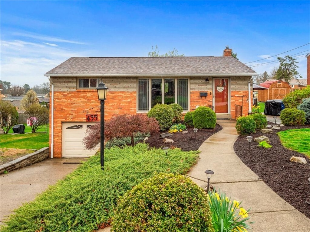 435 Elaine Dr  Pittsburgh PA 15236 photo