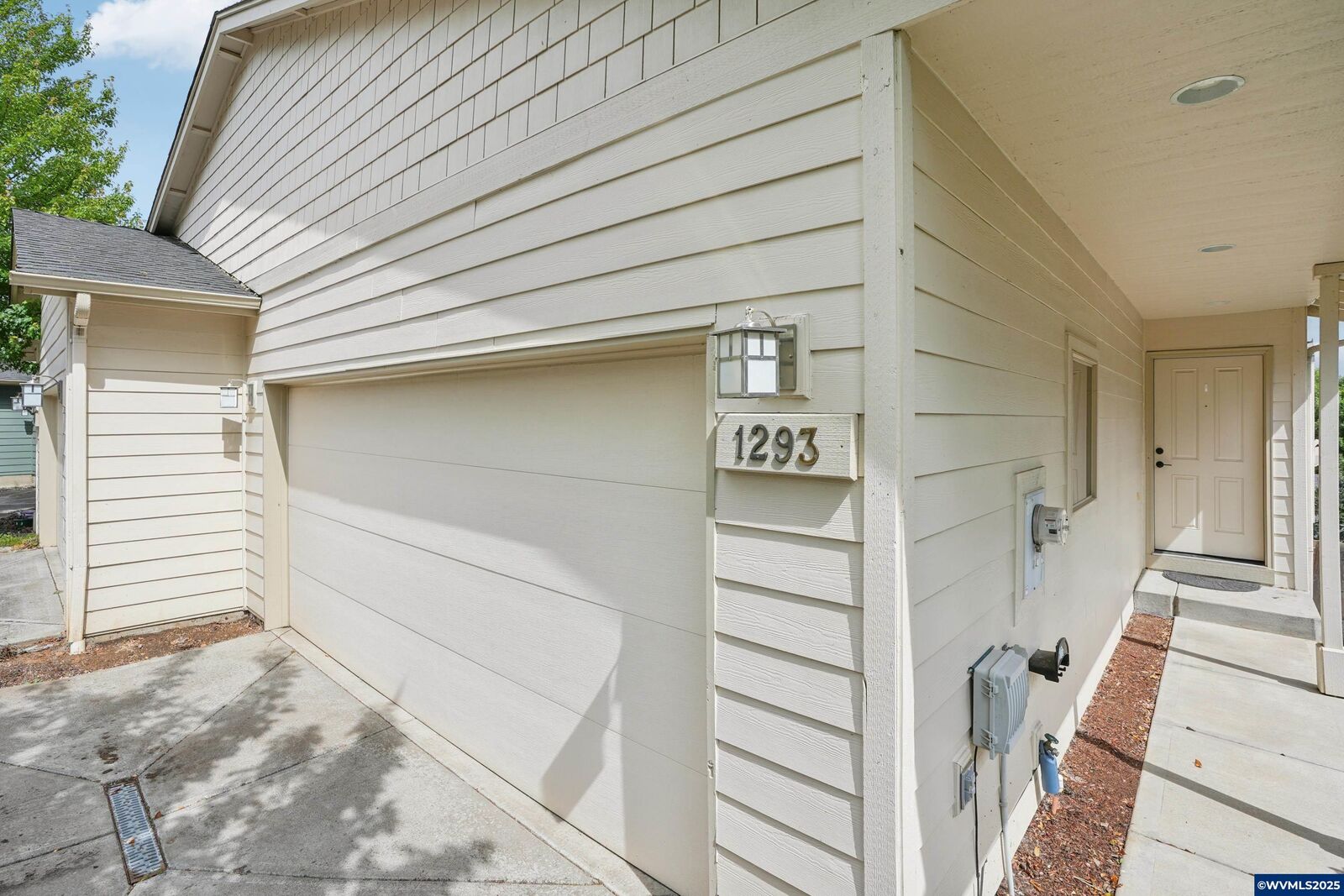 Property Photo:  1293 Westbrook Dr NW  OR 97304 