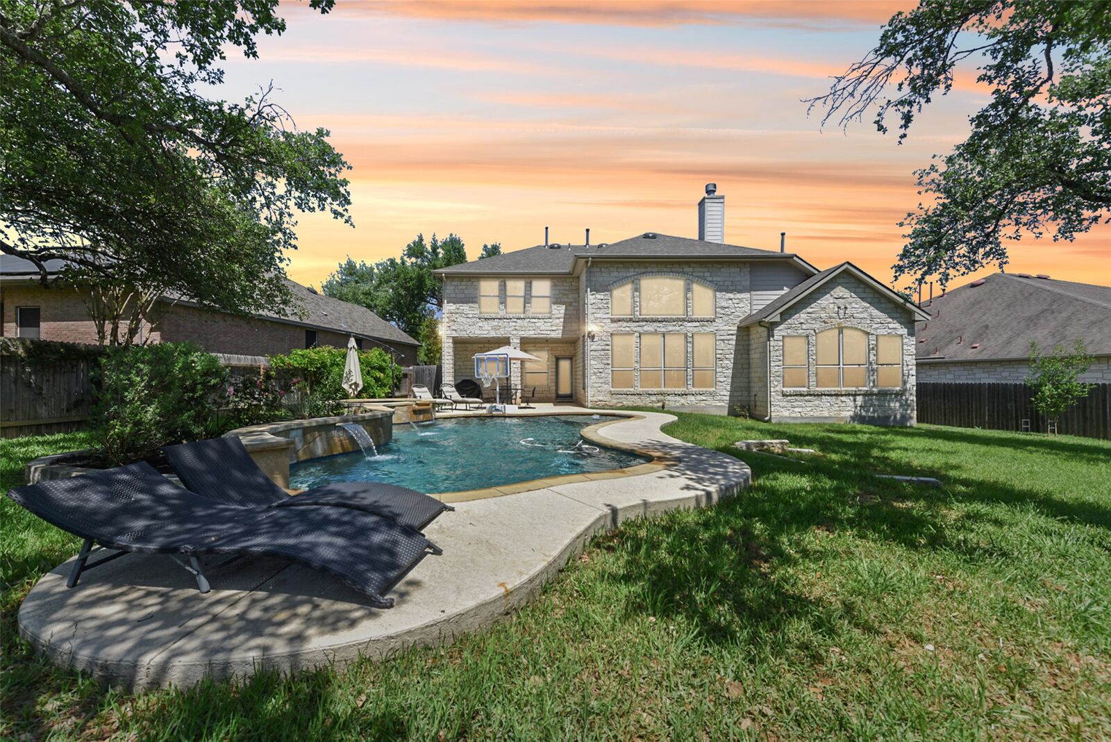 Property Photo:  11221 Maelin Drive  TX 78739 