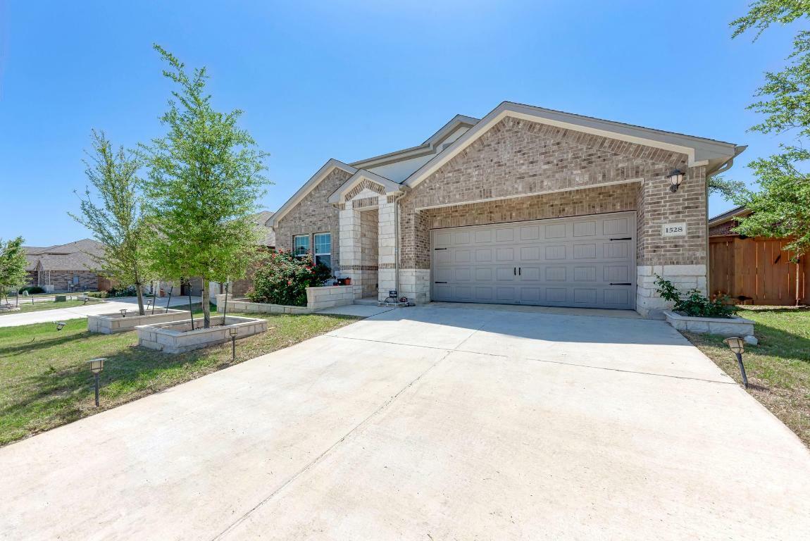 1528 Longhorn Ranch Drive  Leander TX 78641 photo