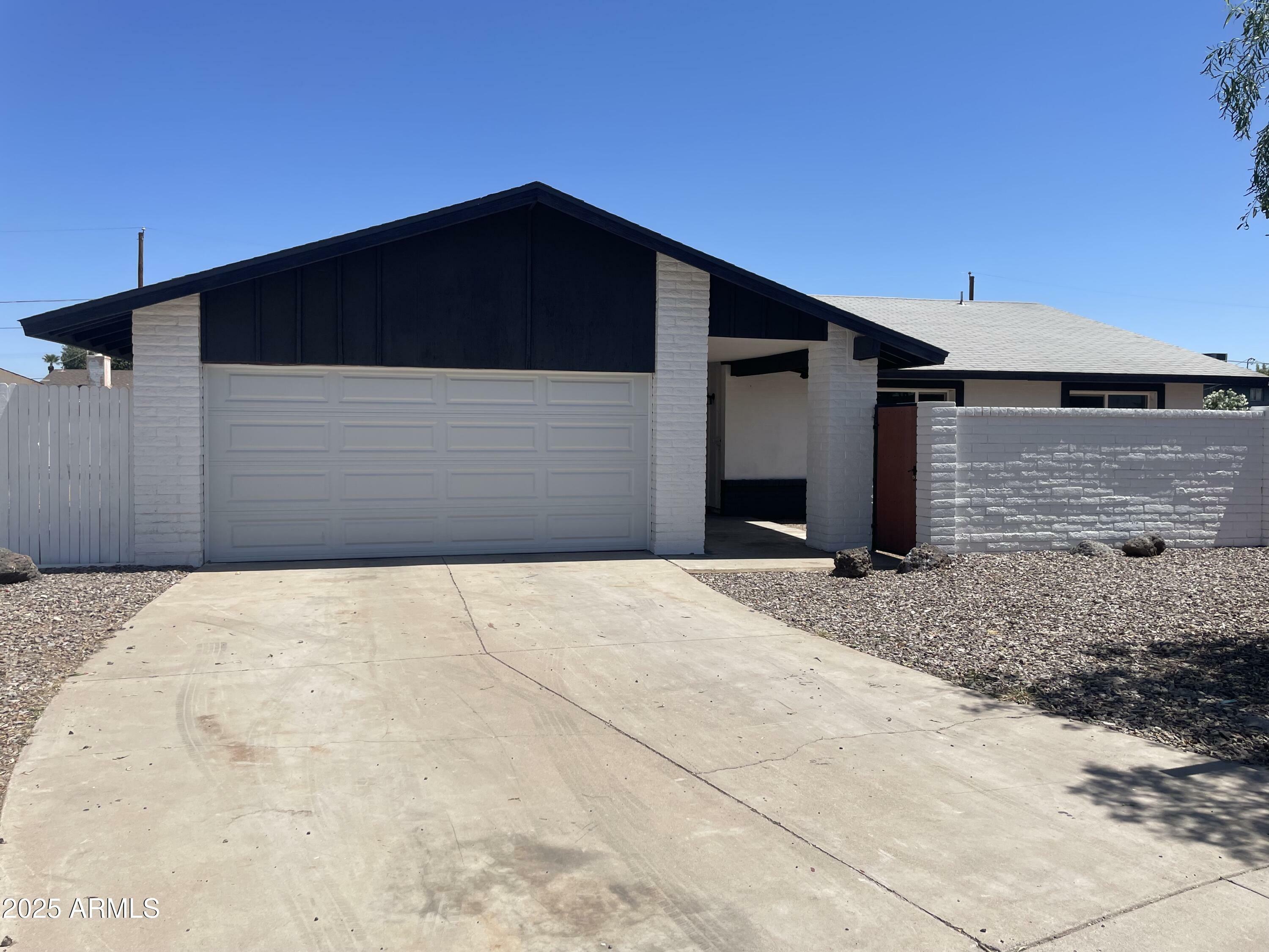 4210 W Solano Drive  Phoenix AZ 85019 photo