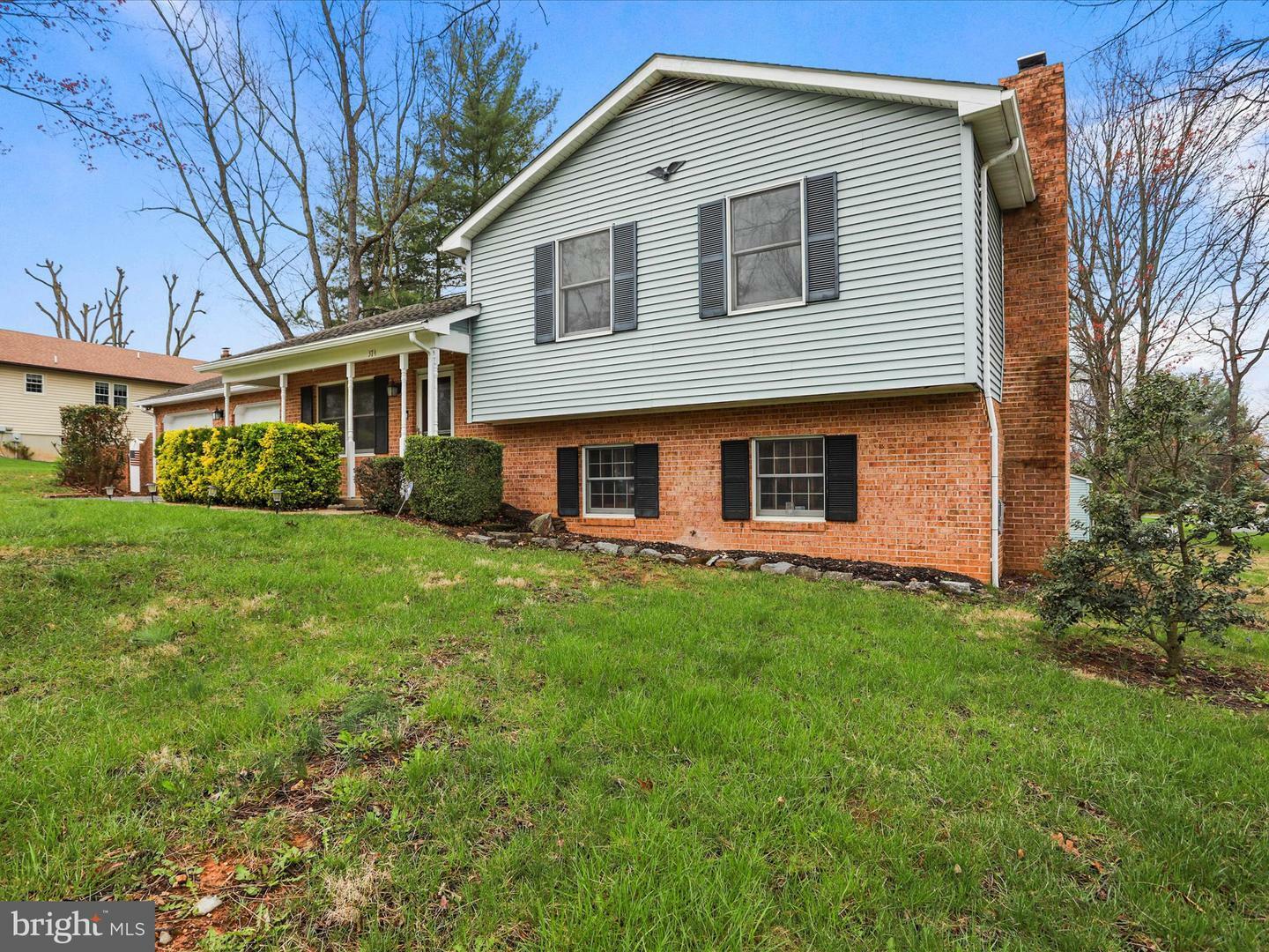 Property Photo: 374 Tuscawilla Drive WV 25414