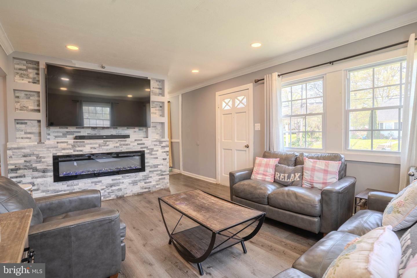 Property Photo: 114 Colburn Drive VA 20111