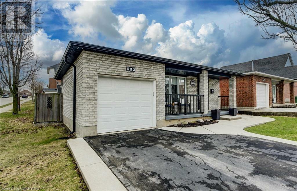 Property Photo: 682 Acadia Drive ON L8W 3V1