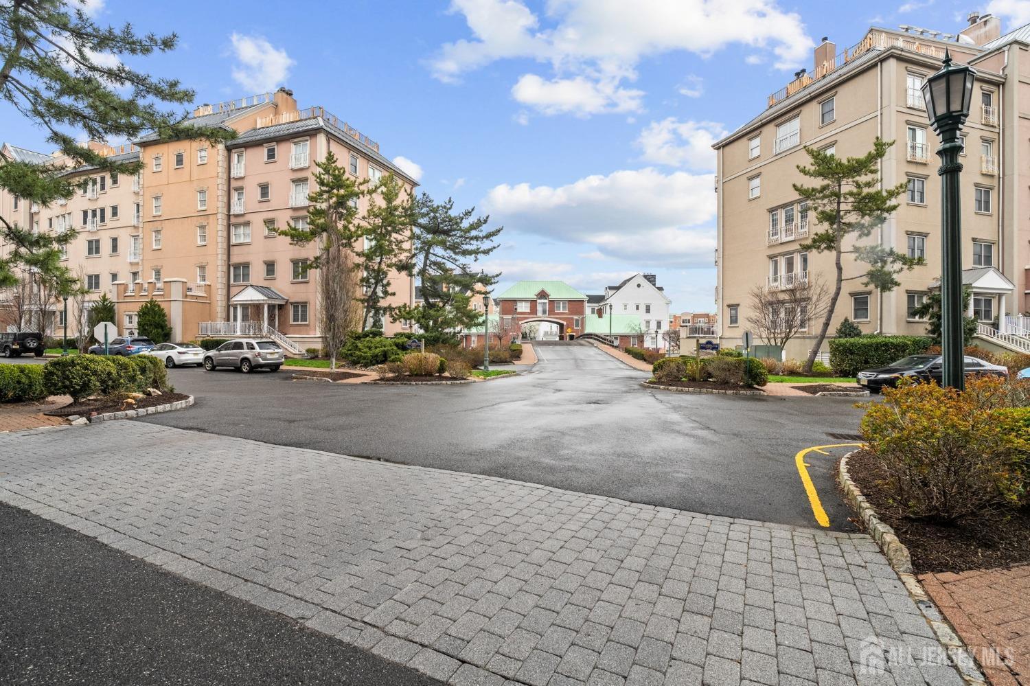 Property Photo:  100 Shearwater Court 31  NJ 07305 