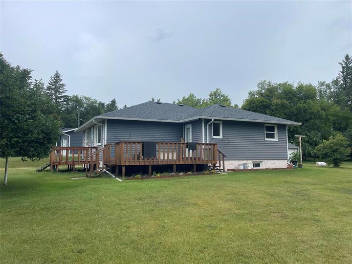 Photo de la propriété: 303 Black Avenue MB R0J 1L0