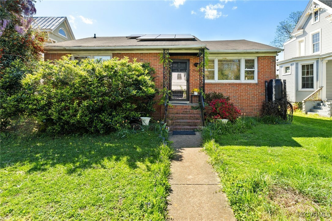 Property Photo: 2108 Lamb Avenue VA 23222