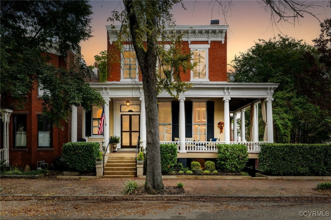 Property Photo: 2610 E Broad Street VA 23223