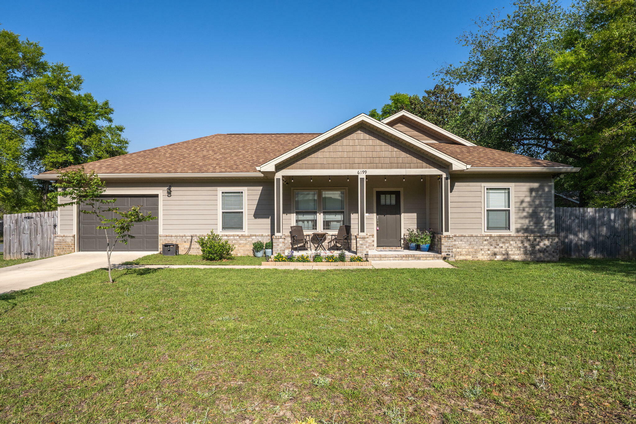 Property Photo: 6199 Old Hickory Road FL 32539